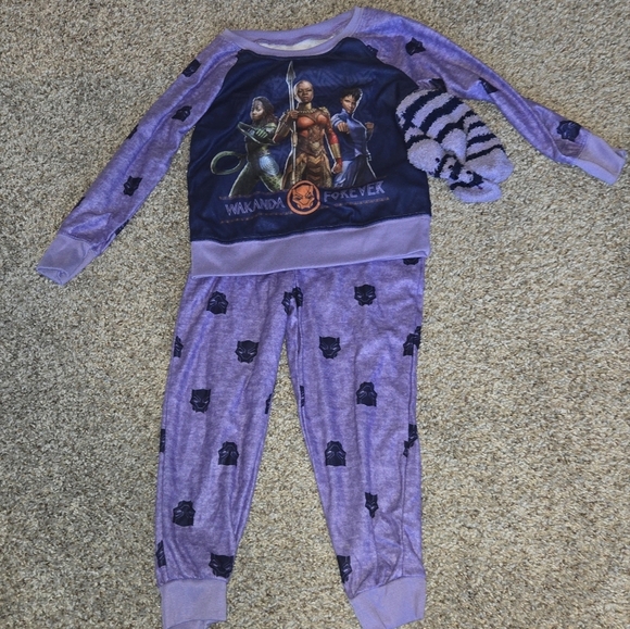Girls Marvel Black Panther Wakanda Forever full set pajamas set size 4/5 - Picture 1 of 9